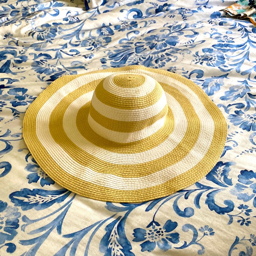 Target flobby hat